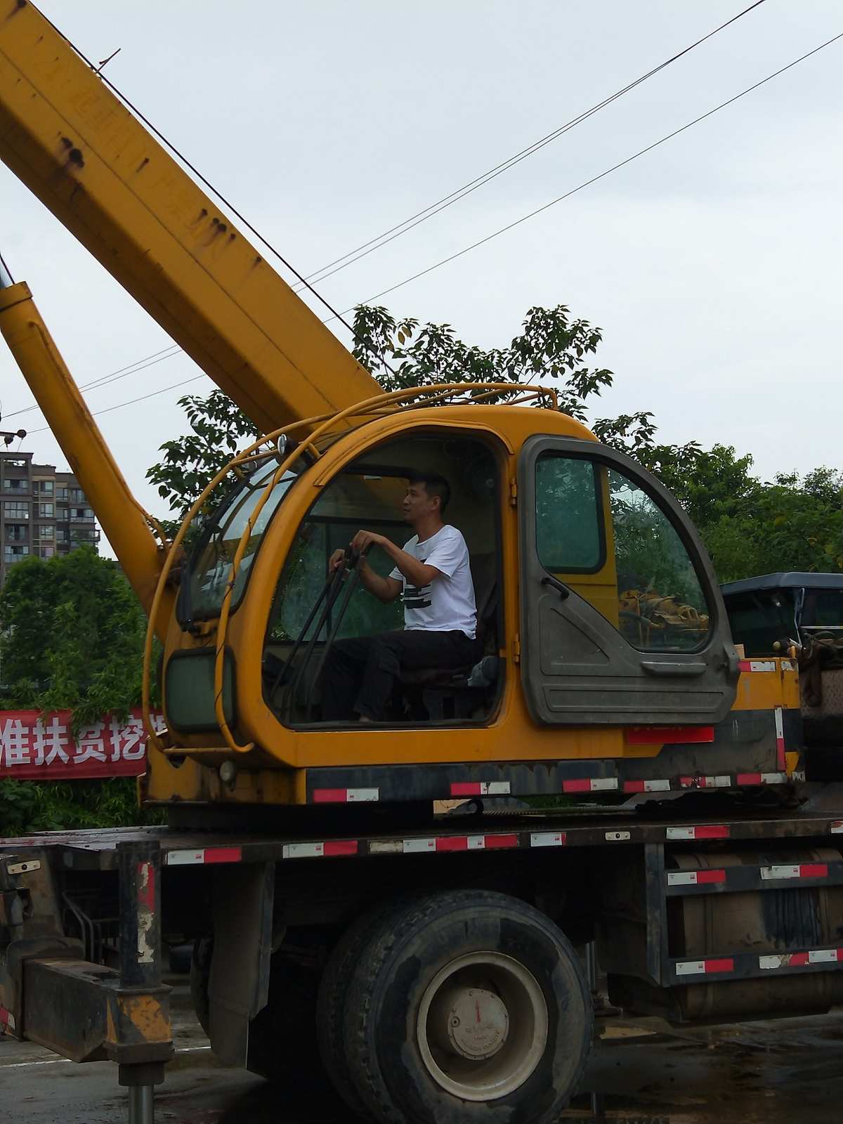 50吨吊车价格_8吨吊车价格_吊车价格多少钱一小时