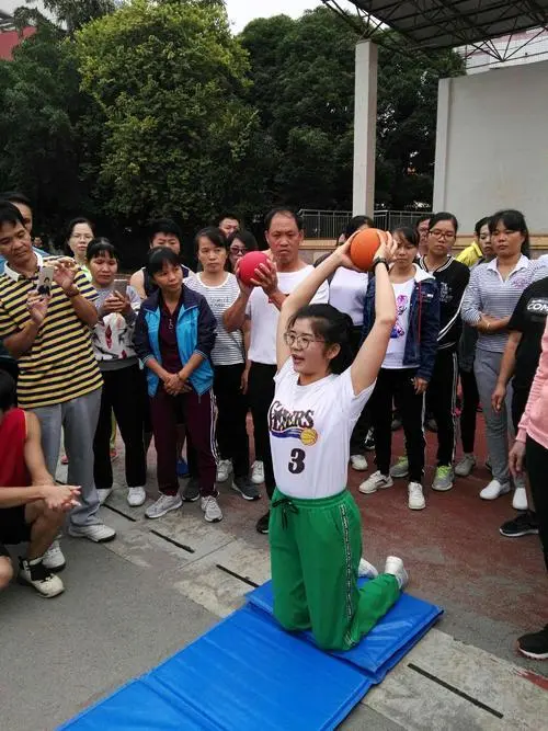 打保龄球游戏_游戏打保龄球规则_打保龄球游戏名称