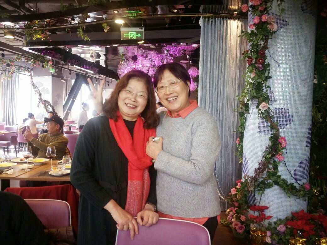 同桌看你_偷窥女同桌_同桌经常偷看你答案怎么办