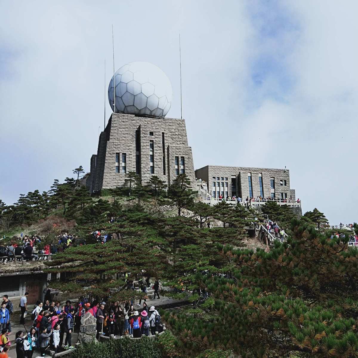 黄山光明顶是高层建筑吗_光明顶是不是黄山最高_黄山光明顶高度