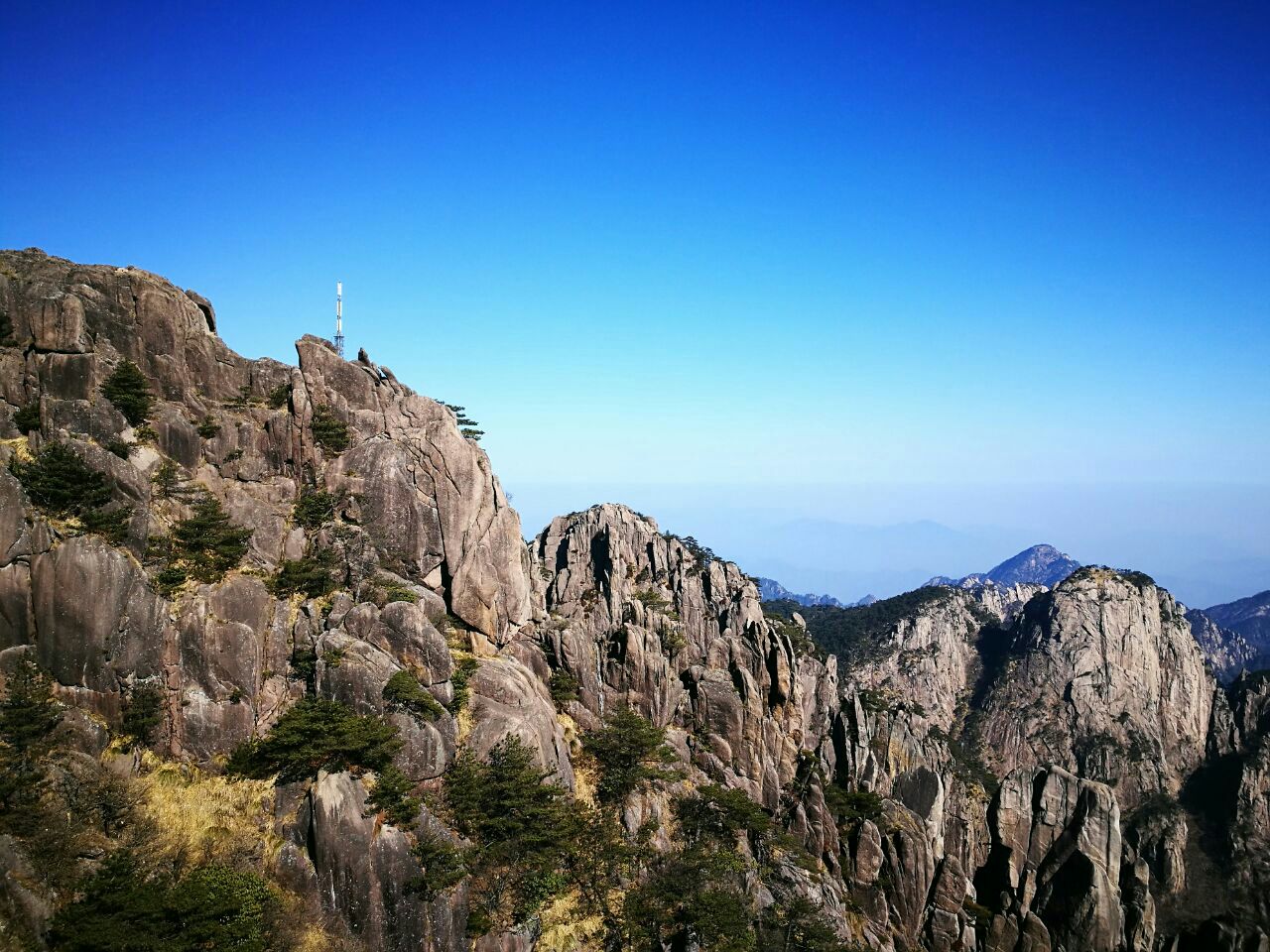 黄山光明顶是高层建筑吗_黄山光明顶高度_光明顶是不是黄山最高