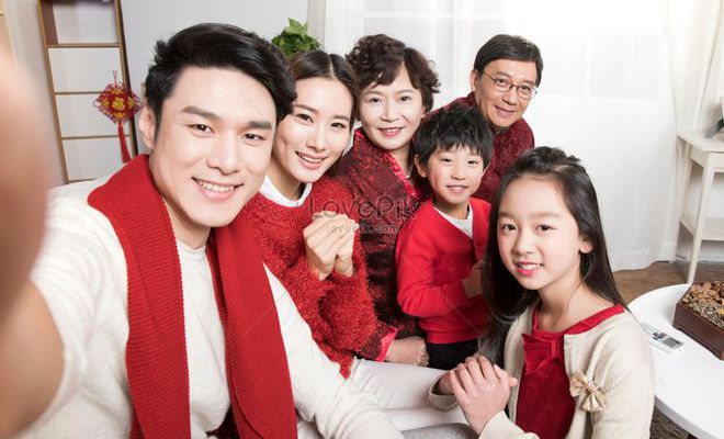 外婆和外孙玩手机游戏教案_外婆游戏视频_儿歌外婆玩电脑