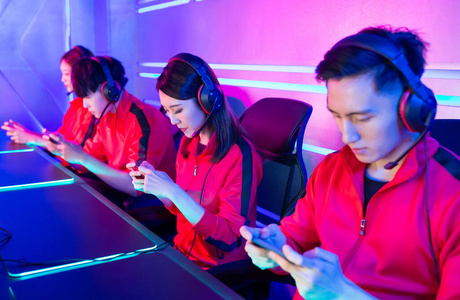 手机游戏比赛用什么手机_游戏职业玩家比赛用什么手机_游戏比赛专业手机游戏