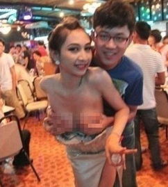 新摸奶门